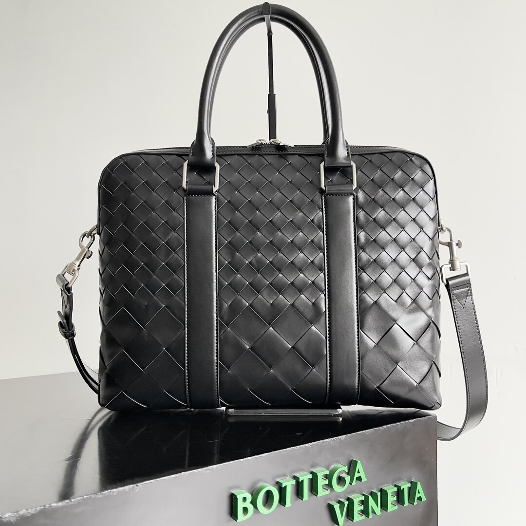 Bottega Veneta 778081 35 28 7.5cm